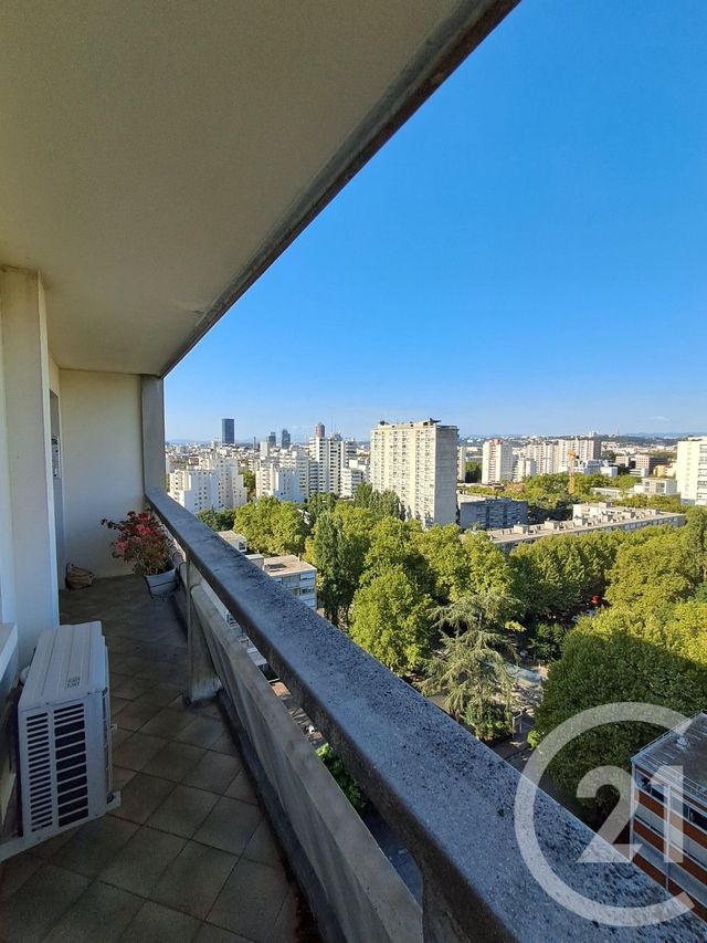 Afficher la photo en grand Appartement T6 à vendre - 5 pièces - 128.28 m2 - VILLEURBANNE - 69 - RHONE-ALPES - Century 21 Dauphiné-Lacassagne