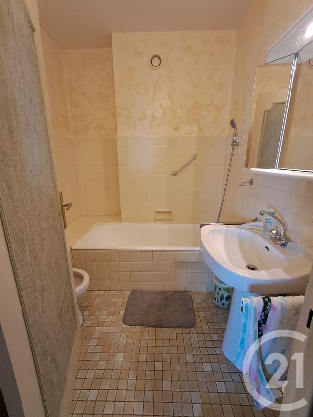 Afficher la photo en grand Appartement T6 à vendre - 5 pièces - 128.28 m2 - VILLEURBANNE - 69 - RHONE-ALPES - Century 21 Dauphiné-Lacassagne