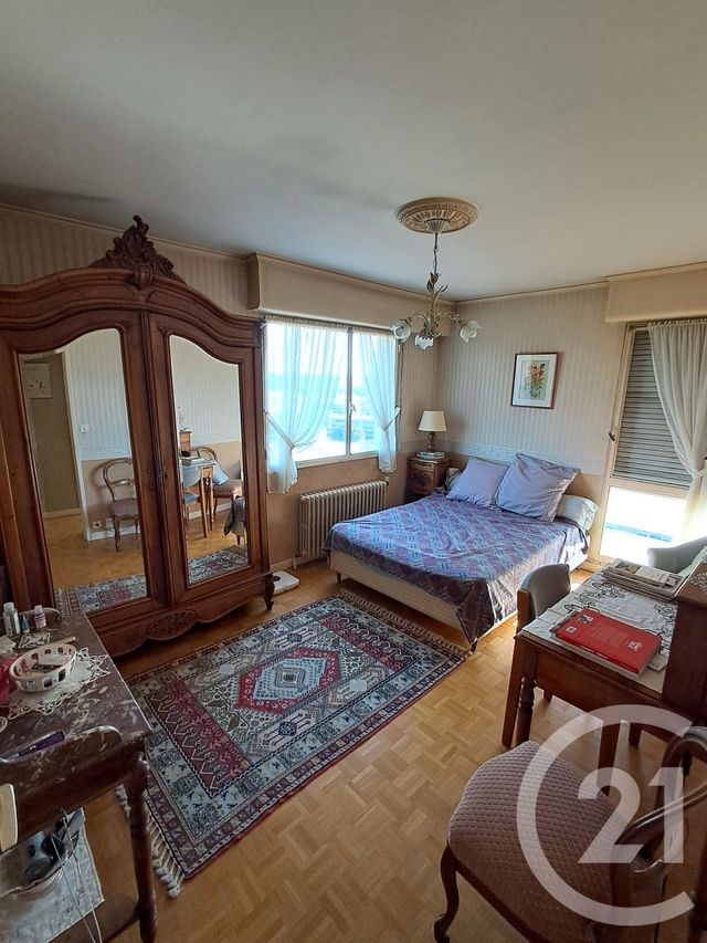 Afficher la photo en grand Appartement T6 à vendre - 5 pièces - 128.28 m2 - VILLEURBANNE - 69 - RHONE-ALPES - Century 21 Dauphiné-Lacassagne