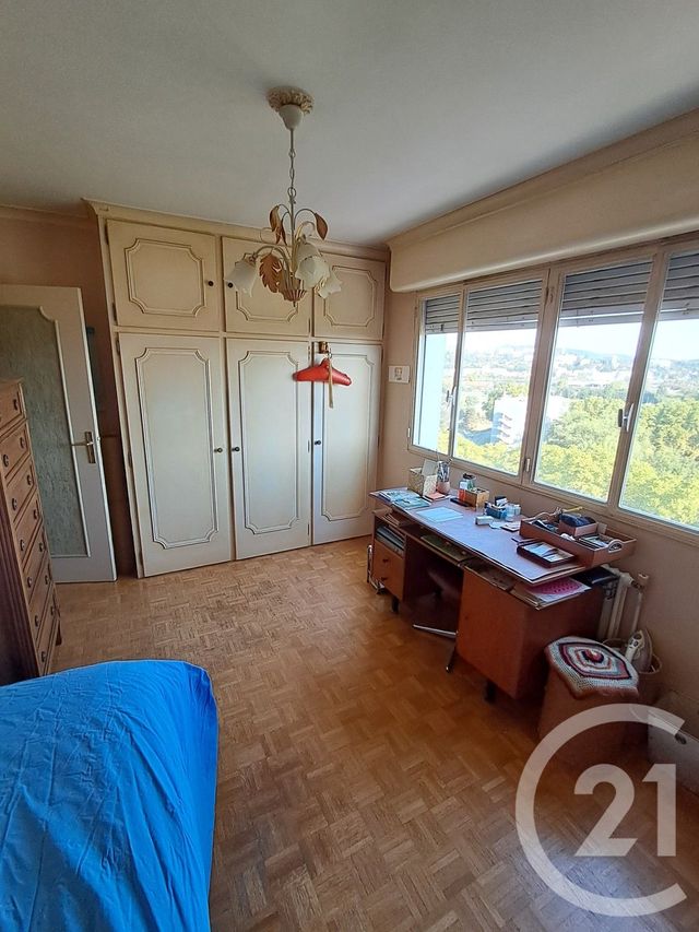 Afficher la photo en grand Appartement T6 à vendre - 5 pièces - 128.28 m2 - VILLEURBANNE - 69 - RHONE-ALPES - Century 21 Dauphiné-Lacassagne