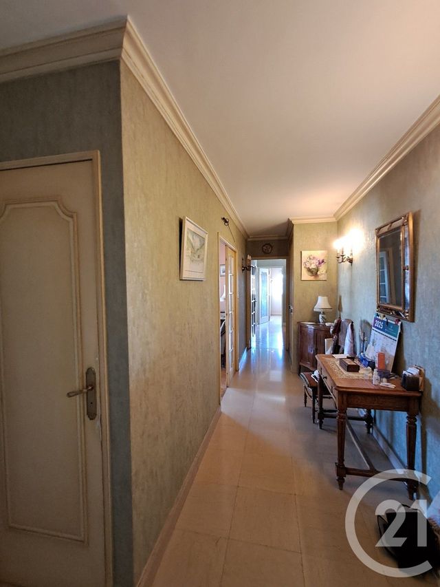 Afficher la photo en grand Appartement T6 à vendre - 5 pièces - 128.28 m2 - VILLEURBANNE - 69 - RHONE-ALPES - Century 21 Dauphiné-Lacassagne