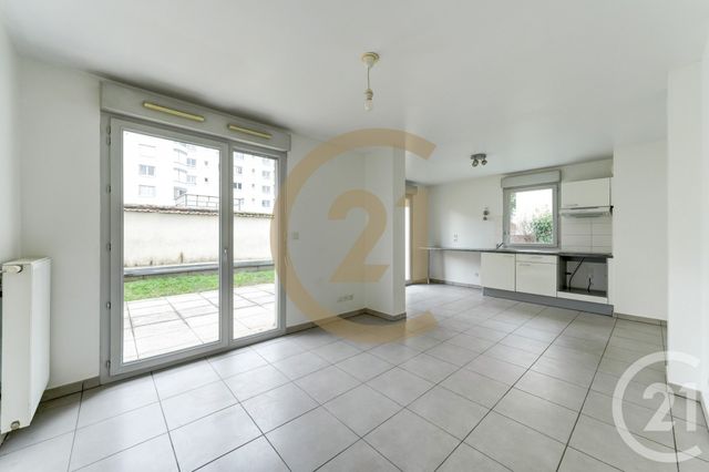 Appartement T3 à vendre - 3 pièces - 60.6 m2 - LYON - 69003 - RHONE-ALPES - Century 21 Dauphiné-Lacassagne