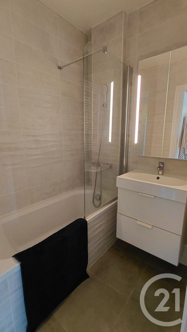 Appartement T3 à louer - 3 pièces - 54.87 m2 - LYON - 69003 - RHONE-ALPES - Century 21 Dauphiné-Lacassagne