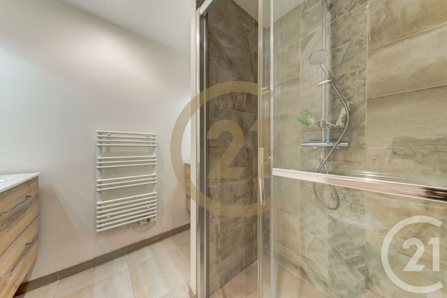 Appartement F3 à vendre - 3 pièces - 62.04 m2 - LYON - 69008 - RHONE-ALPES - Century 21 Dauphiné-Lacassagne