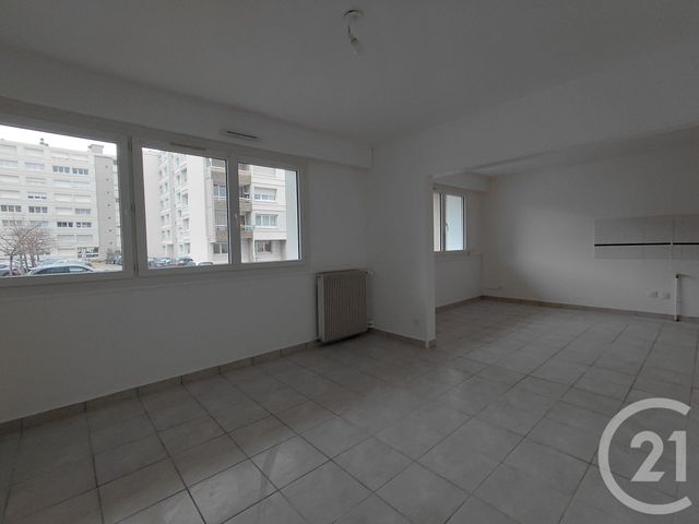 Appartement T2 à louer - 2 pièces - 54.53 m2 - LYON - 69008 - RHONE-ALPES - Century 21 Dauphiné-Lacassagne