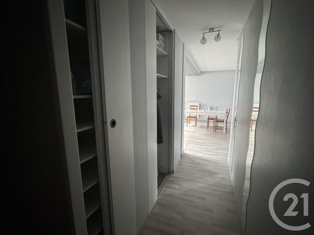 Appartement T3 à louer - 3 pièces - 86.11 m2 - VAULX EN VELIN - 69 - RHONE-ALPES - Century 21 Dauphiné-Lacassagne