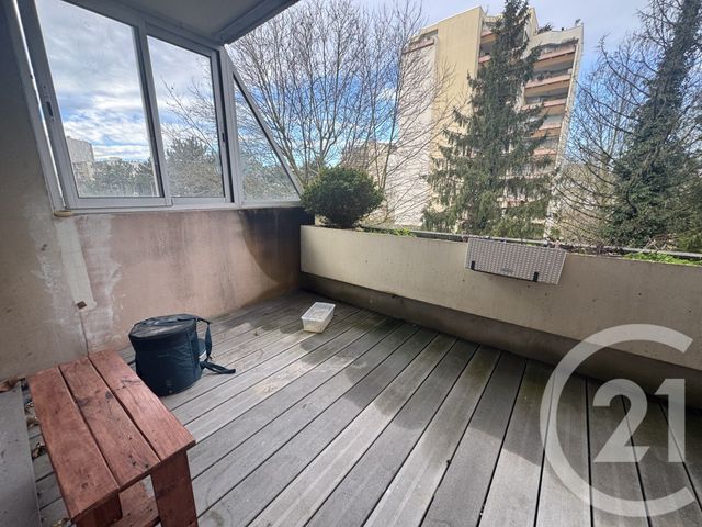 Appartement T3 à louer - 3 pièces - 86.11 m2 - VAULX EN VELIN - 69 - RHONE-ALPES - Century 21 Dauphiné-Lacassagne