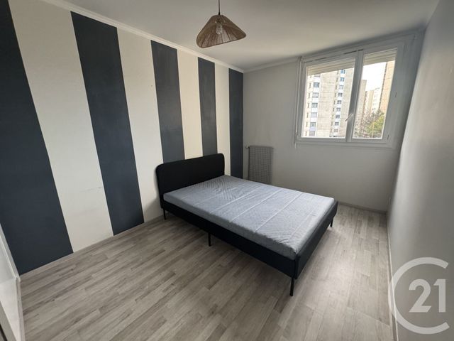 Appartement T3 à louer - 3 pièces - 86.11 m2 - VAULX EN VELIN - 69 - RHONE-ALPES - Century 21 Dauphiné-Lacassagne