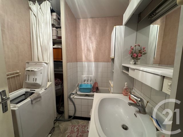 Appartement F3 à vendre - 3 pièces - 65.42 m2 - ST PRIEST - 69 - RHONE-ALPES - Century 21 Dauphiné-Lacassagne