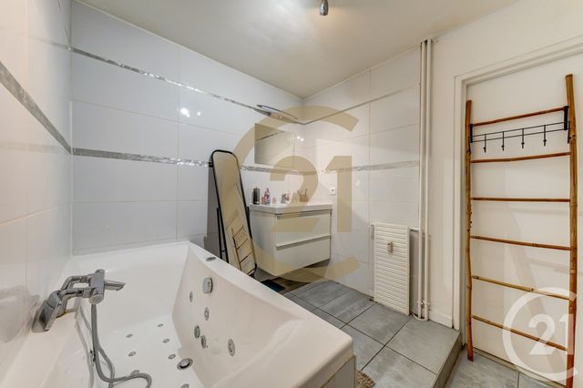 Appartement F5 à vendre - 5 pièces - 99.03 m2 - LYON - 69009 - RHONE-ALPES - Century 21 Dauphiné-Lacassagne