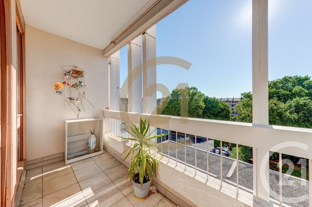 Appartement F3 à vendre - 3 pièces - 61.2 m2 - VILLEURBANNE - 69 - RHONE-ALPES - Century 21 Dauphiné-Lacassagne