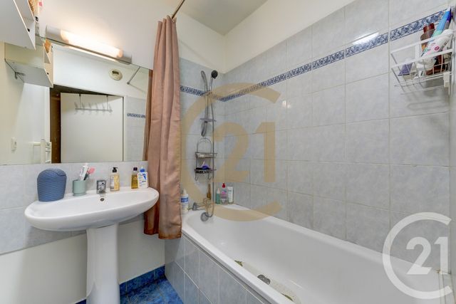 Appartement T2 à vendre - 2 pièces - 51.75 m2 - LYON - 69003 - RHONE-ALPES - Century 21 Dauphiné-Lacassagne