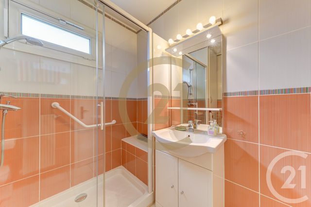 Appartement T2 à vendre - 2 pièces - 46.09 m2 - LYON - 69003 - RHONE-ALPES - Century 21 Dauphiné-Lacassagne